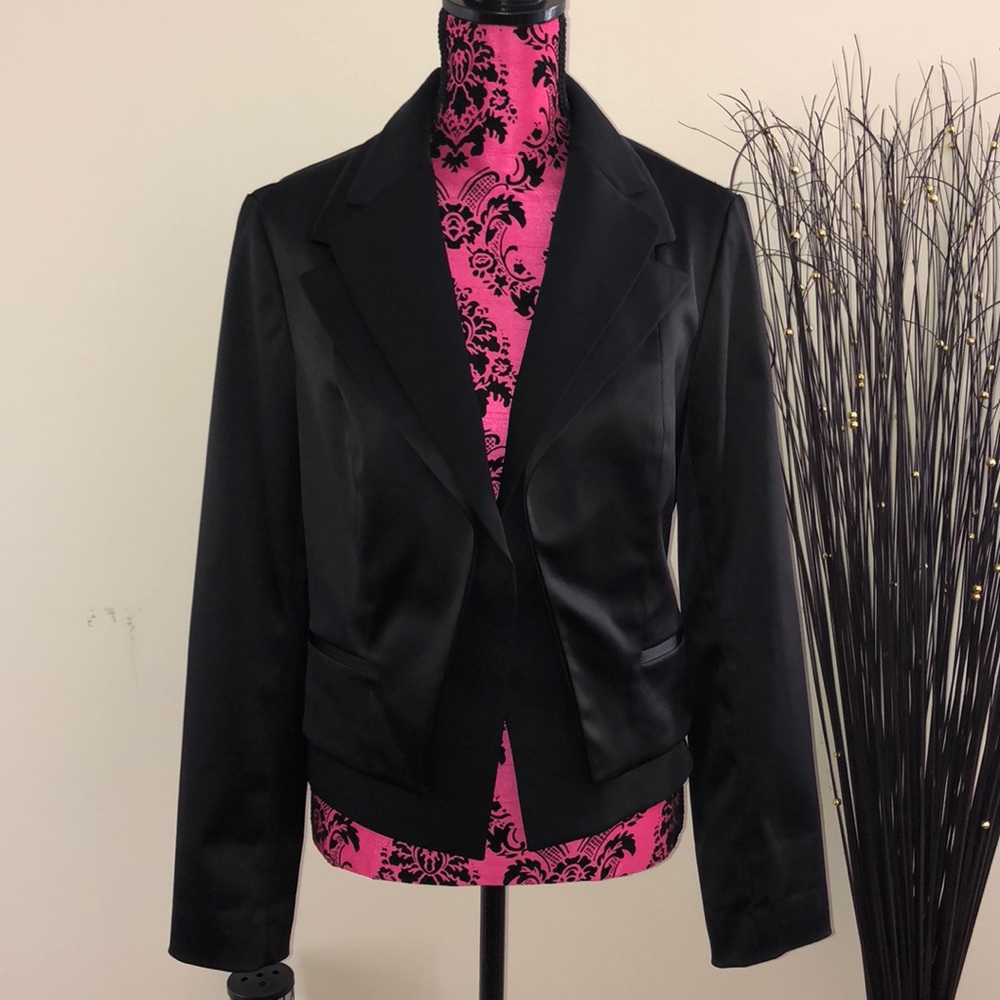 Love 21 by Forever 21 Blazer. Tuxedo style.